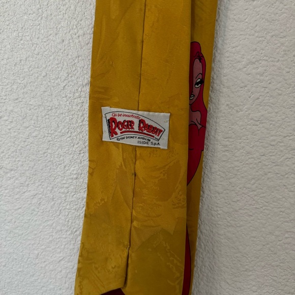 Roger Rabbit Silk Tie Vintage 1987 Jessica Rabbit Yellow Tie - Picture 2 of 4
